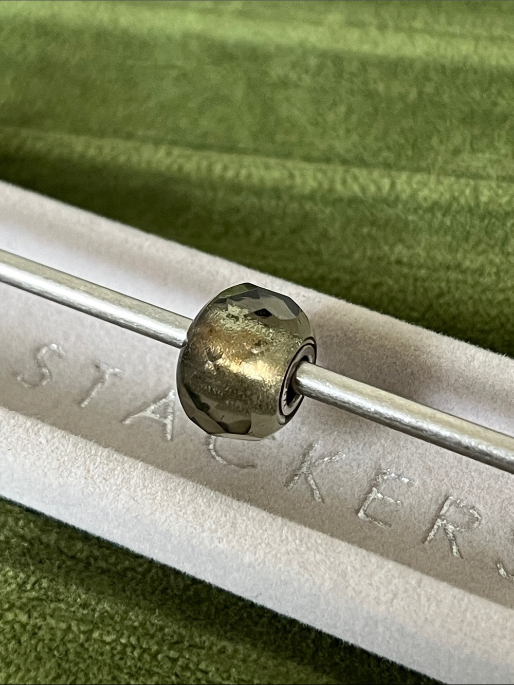 Trollbeads Faceted Grey Prism